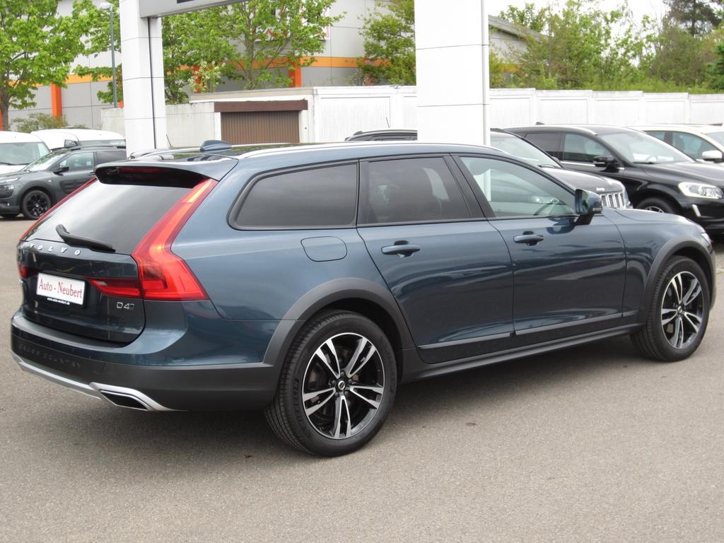 Volvo V90 Cross Country