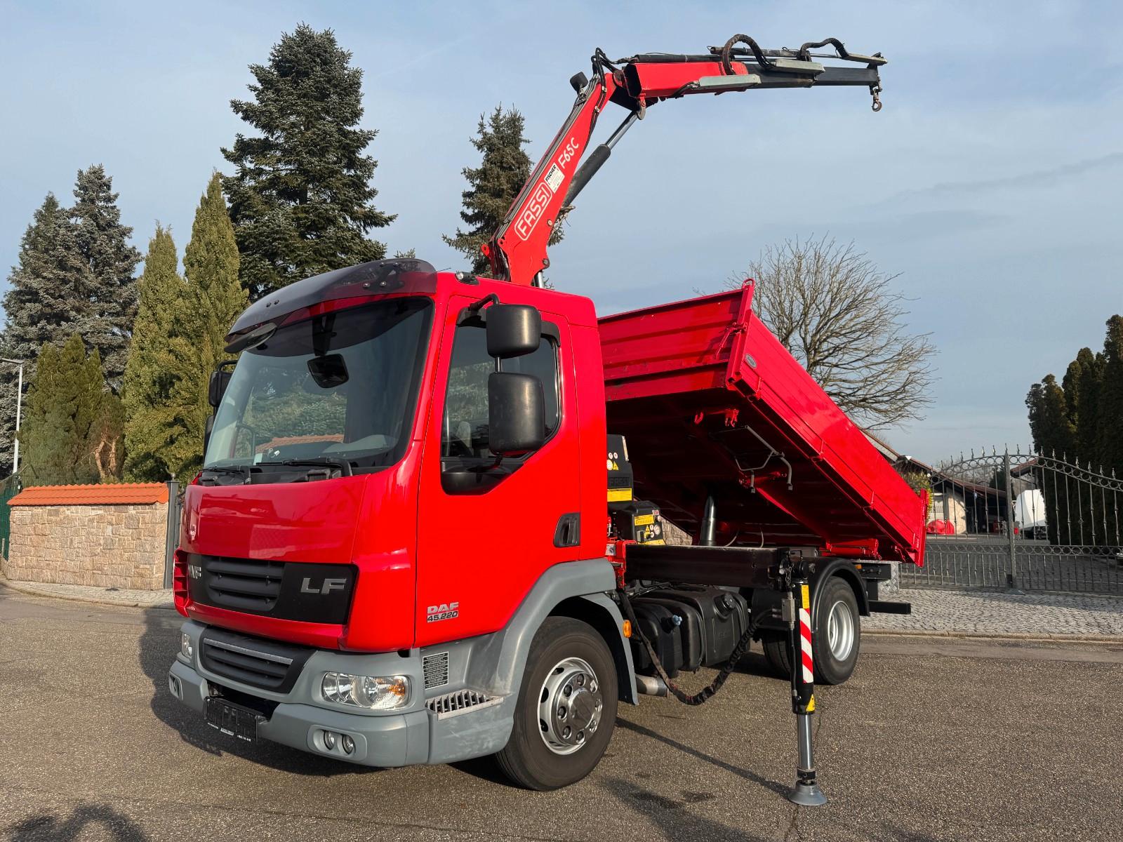 DAF LF 220 10To. 3.S. Kipper/Kran Fassi F65, 2xAHK