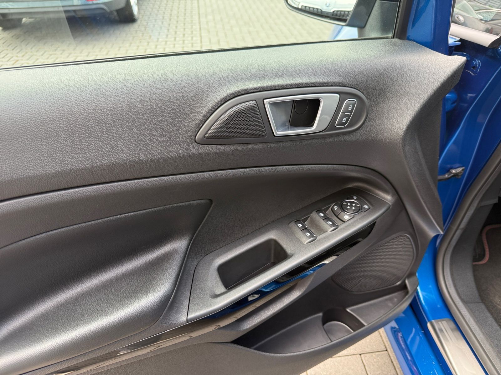 Fahrzeugabbildung Ford EcoSport 1.0 EcoBoost ST-Line RFK 1.HAND TEMPO