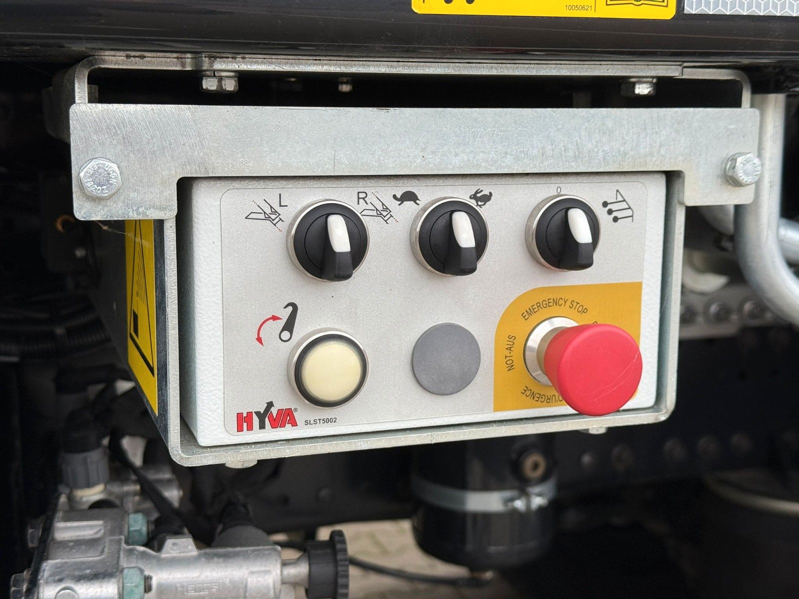 Fahrzeugabbildung MAN TGS 26.520 Absetzkipper HYVA 18 TAZ / Funk / 6x4