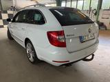 Skoda Superb Combi Elegance 2,0tdi 140hk - Skoda Superb: Kombi, Elegance