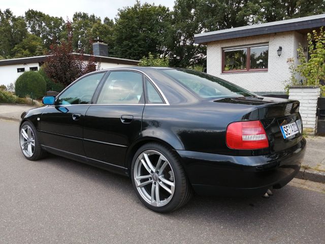 Audi A4 2.5 TDI Limo S-Line, Leder schwarz, HU neu