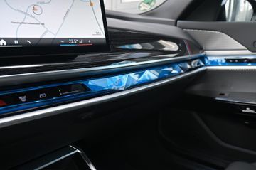 Fahrzeugabbildung BMW 740d xDrive *B&W*MASS*LUFT*360°*M-PKT PRO*21"*