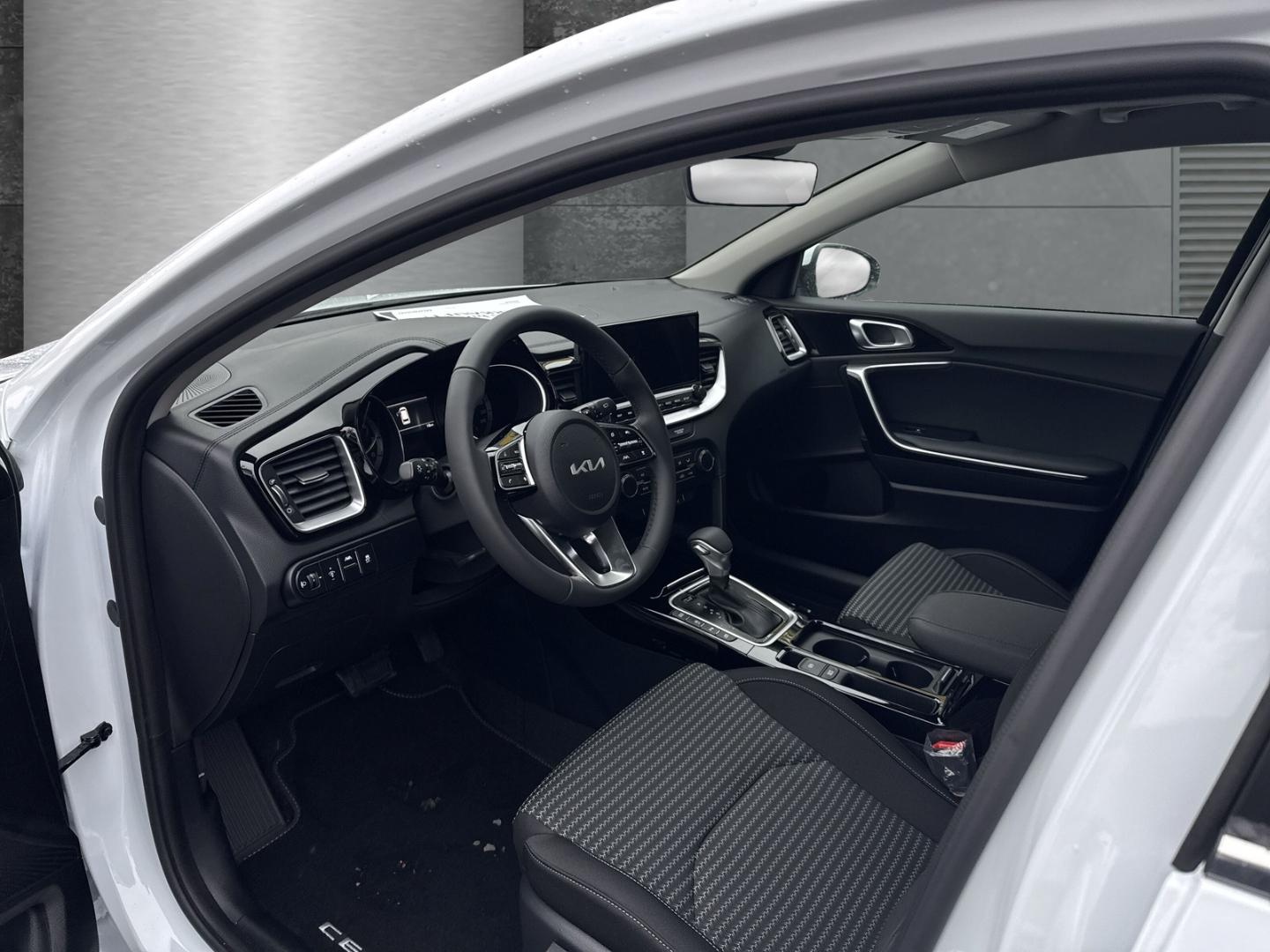 Kia Ceed_sw Ultimate Edition Mild-Hybrid DCT Style-P