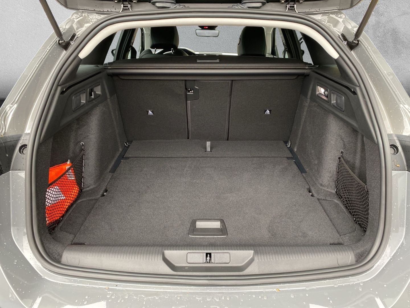 Fahrzeugabbildung Peugeot 308 SW Allure 1.2 PureTech 130 EU6e *ACC*Rückfah