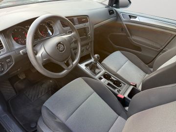 Volkswagen Golf - 8