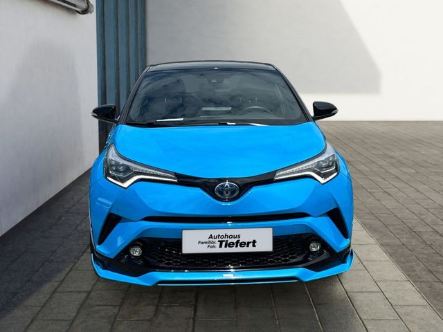 C-HR Hybrid Style Selection