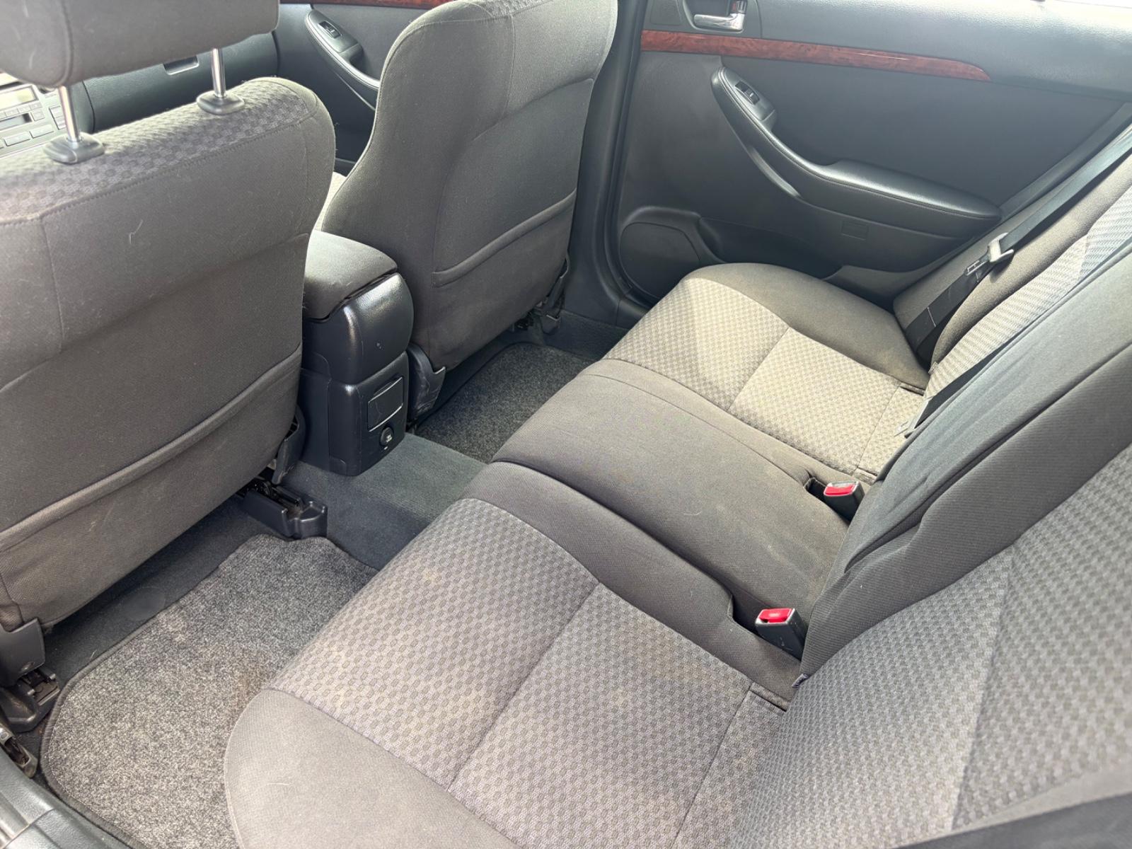 Toyota Avensis 2004 — photo 12