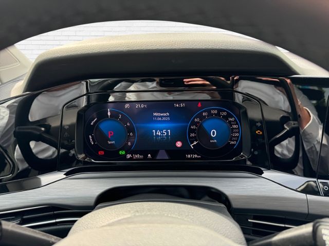 Fahrzeugabbildung Volkswagen Golf VIII Style 1.4l eHybrid DSG - Navi*ACC*LED+