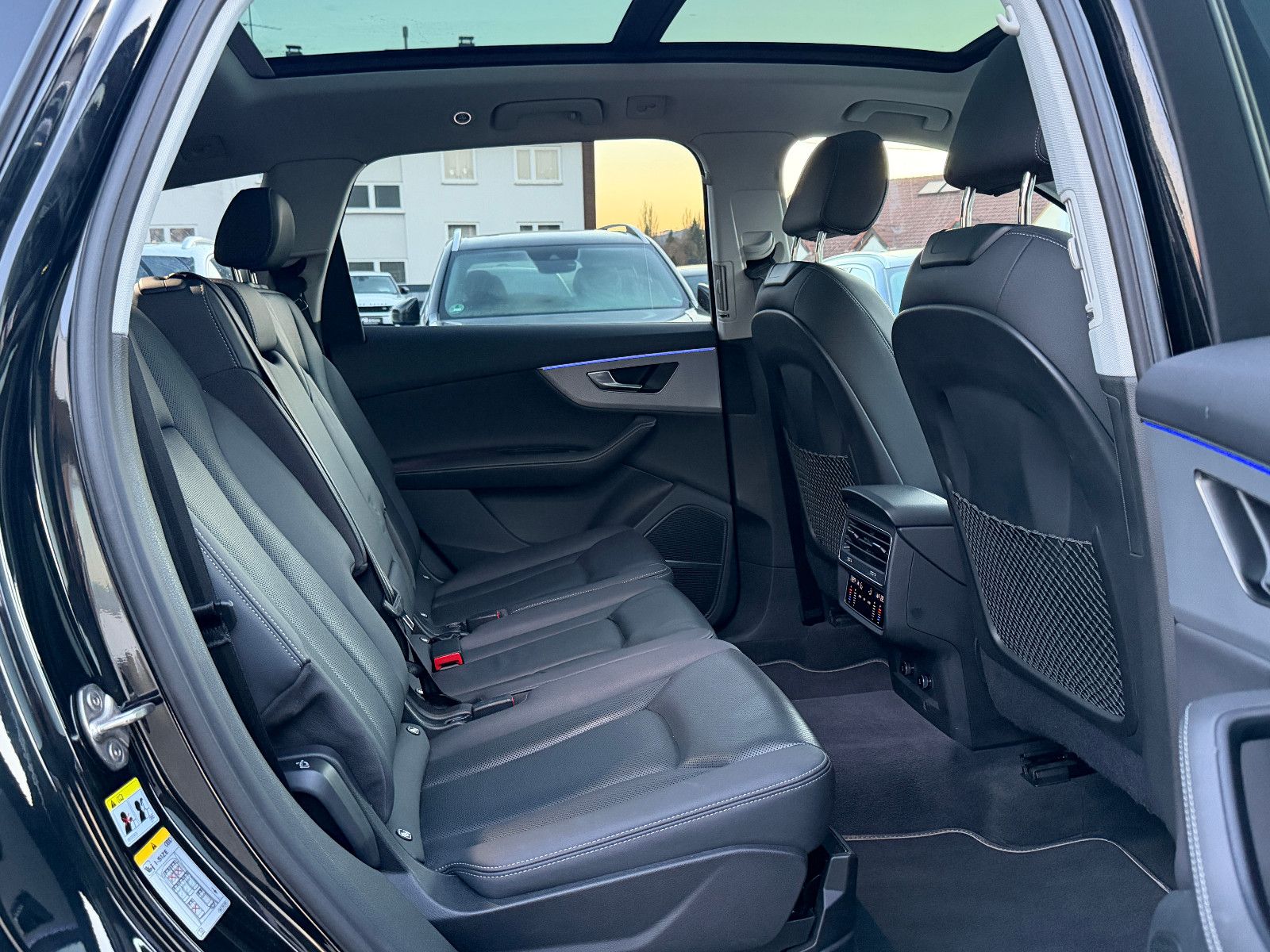 Fahrzeugabbildung Audi Q7 50 TDI Quattro/7-SITZE/PANO/HUD/AMBIENTE/KAME