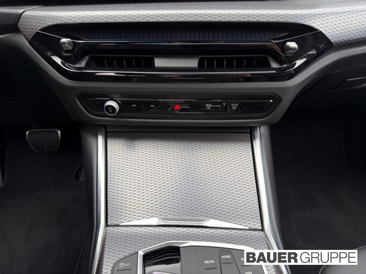 BMW M340i xDrive Touring Facelift 2, Park-Assistent,