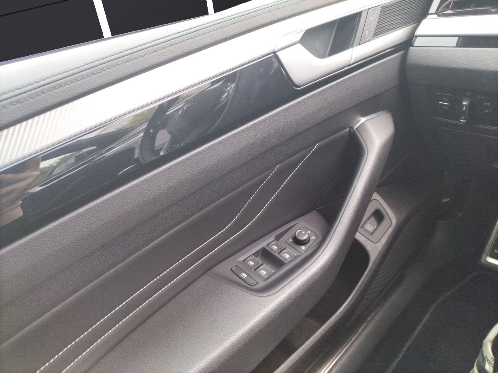 Fahrzeugabbildung Volkswagen Arteon SB TSI R-Line DSG Matrix AHK Navi AID ACC