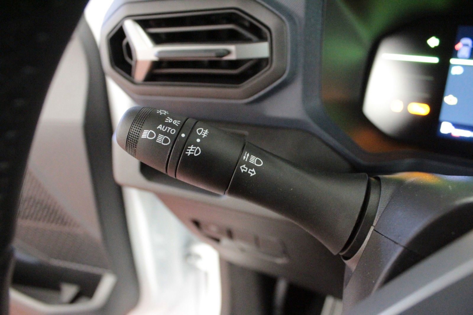 Fahrzeugabbildung Dacia Bigster hybrid 140 Expression   Winterpak.*City