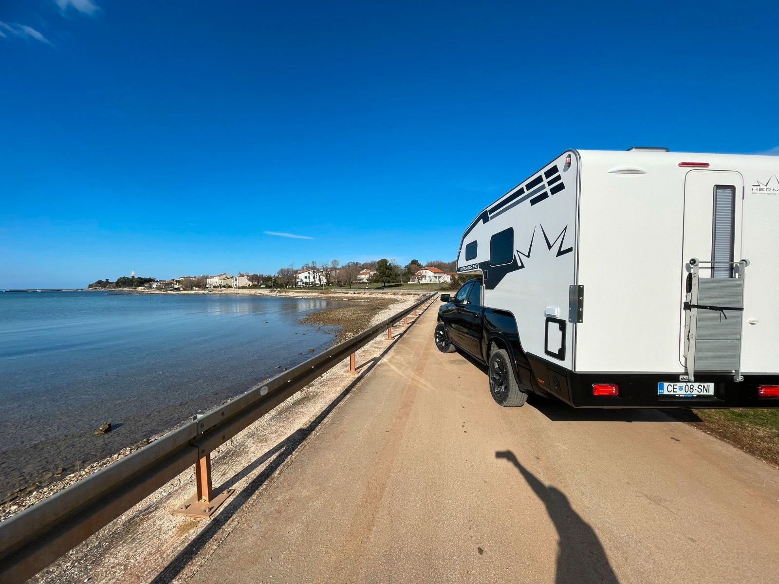 Fahrzeugabbildung Andere OVERLANDER 240