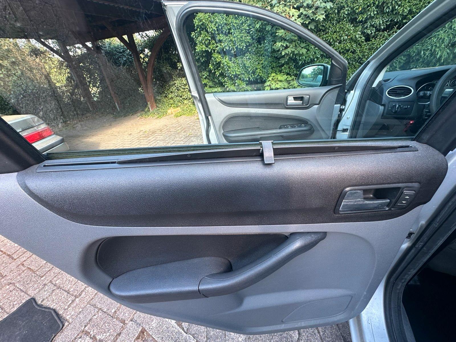Ford Focus 2008 — photo 7