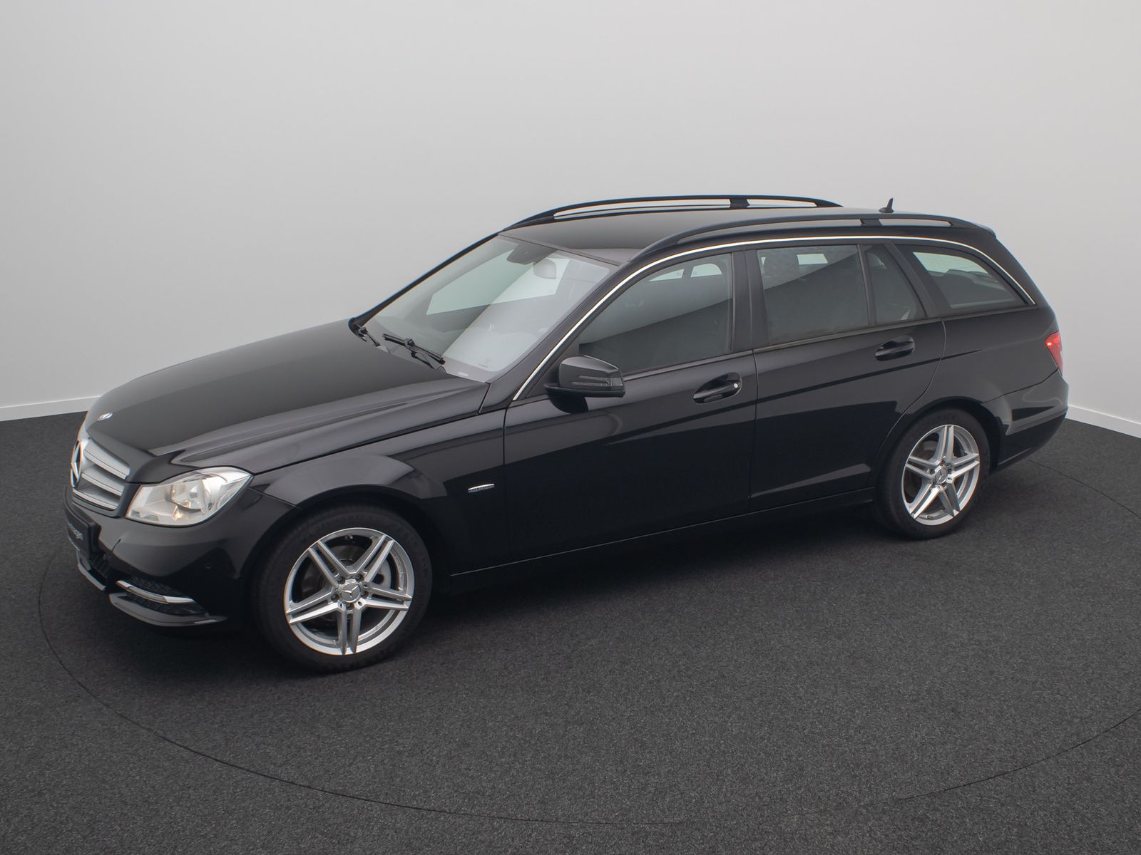 Fahrzeugabbildung Mercedes-Benz C 180 BlueEfficiency AHK Navi HiFi PDC KlimaAut