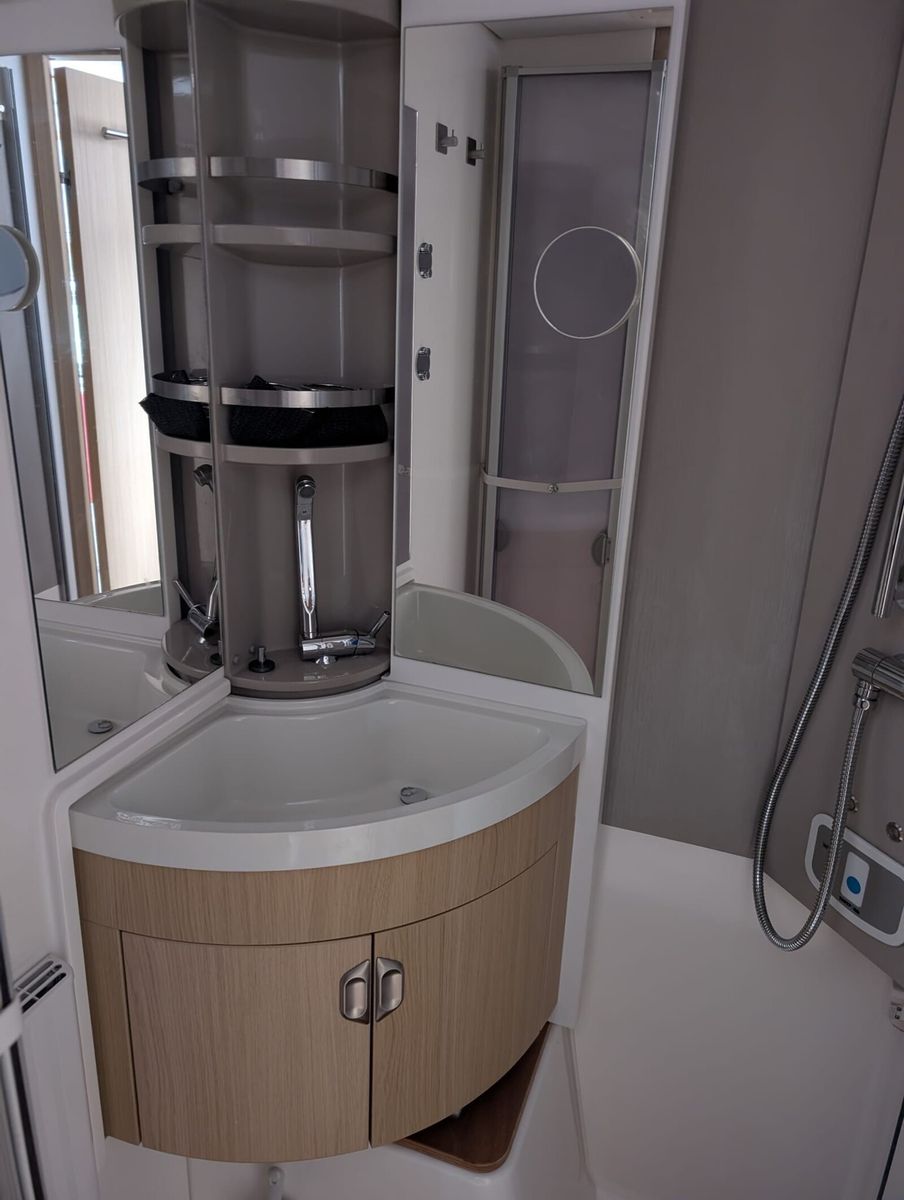 Fahrzeugabbildung Niesmann + Bischoff Smove 7.4 E Hubstützenanlage,Wechselrichter