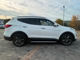 Hyundai Santa Fe Premium 2.2 Allrad 4WD *AHK* - Hyundai SANTA FE Premium mit Diesel-Antrieb