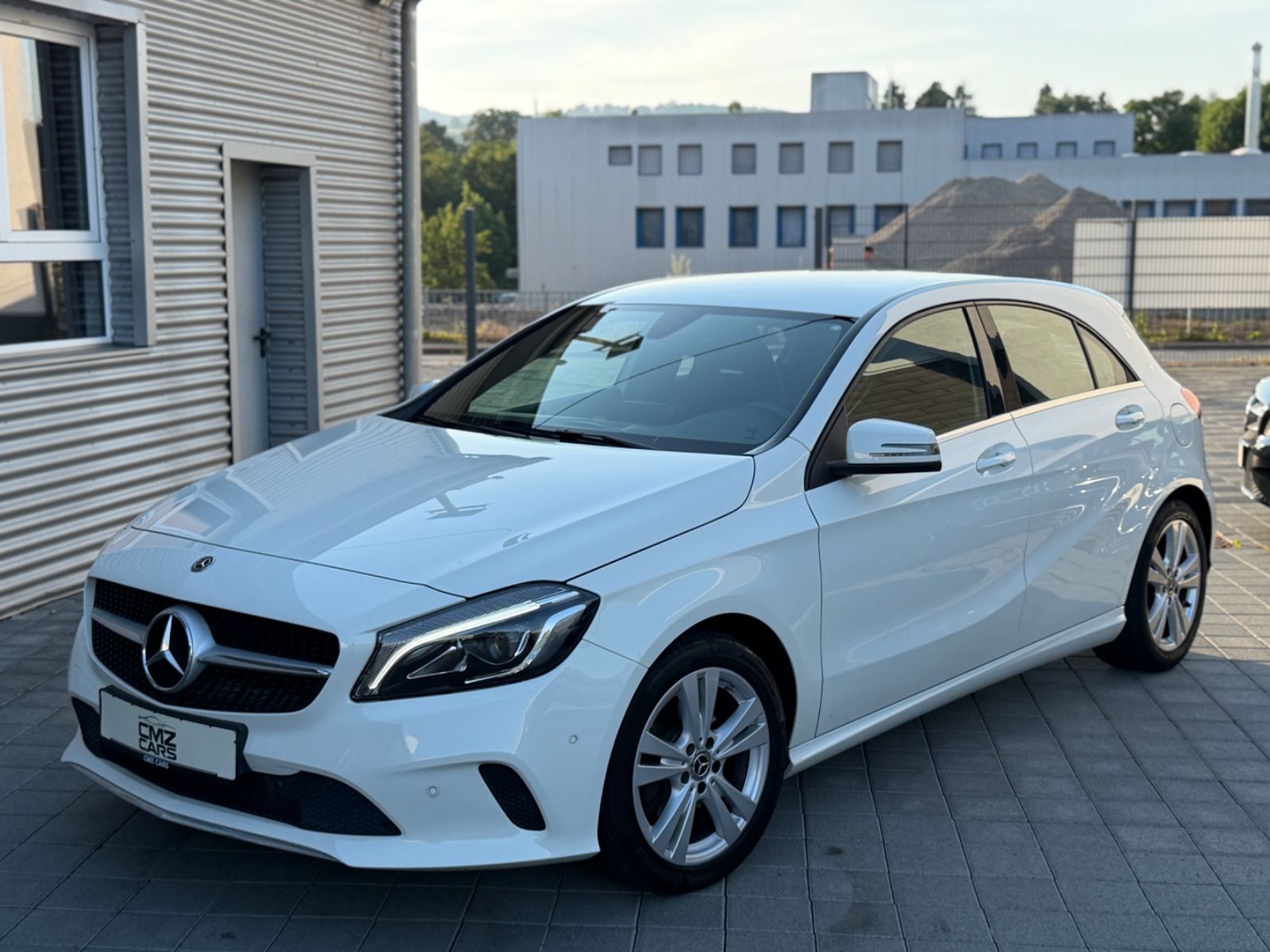MERCEDES-BENZ A 200 BlueEfficiency*AUTOMATIK*R.KAMERA*LED*TEMP