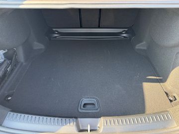 Mercedes E 200 - 12