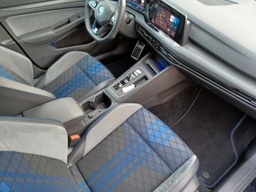 Fahrzeugabbildung Volkswagen Golf VIII R 2.0 TSI DSG 4M LED/ACC/Panorama