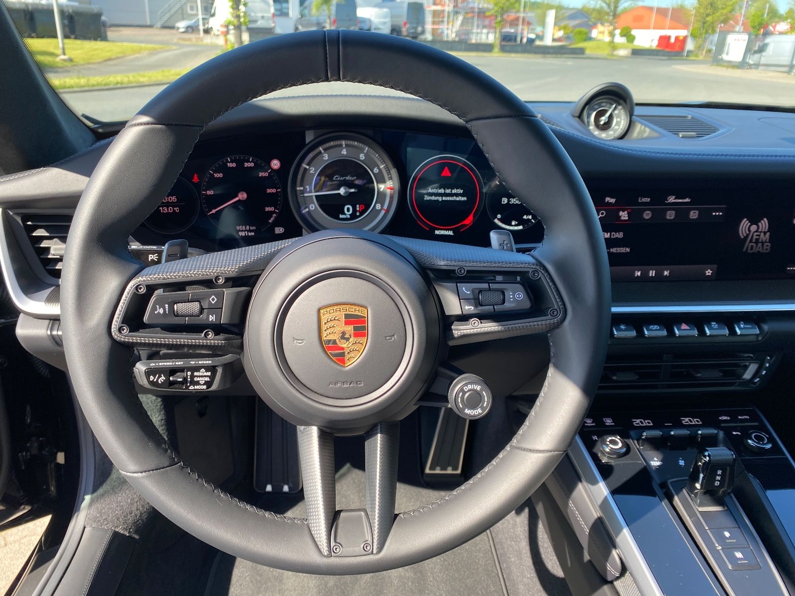 Fahrzeugabbildung Porsche 992 Turbo/Lift/Carbon Dach/Aero-Kit/360°Kamera