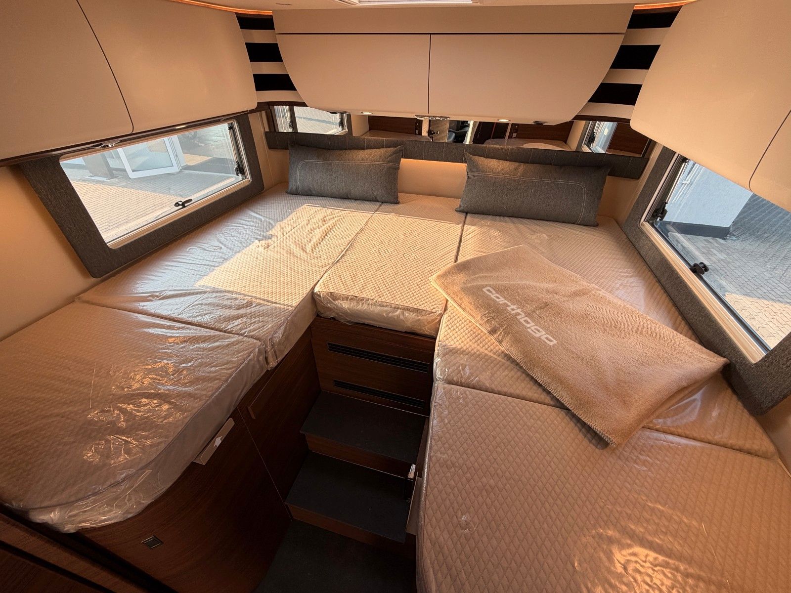 Fahrzeugabbildung Carthago chic c-line I 5.9 XL LE Mercedes Cortina