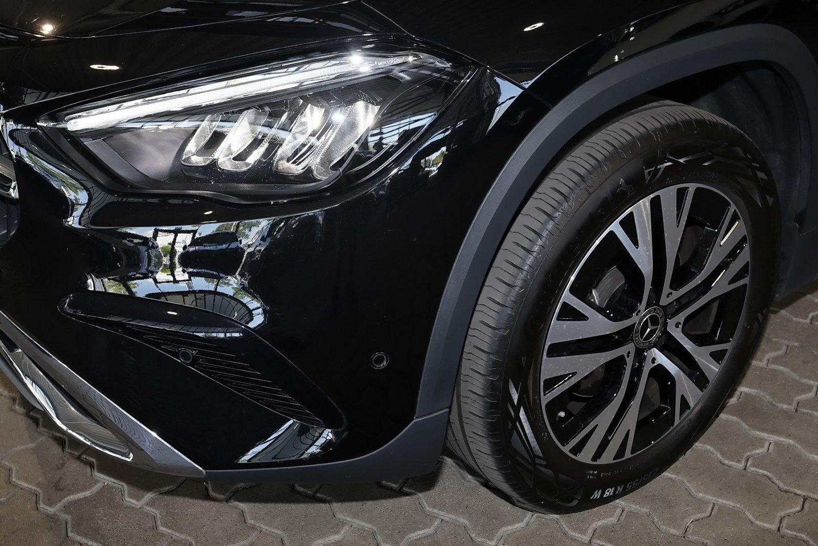 Mercedes-Benz GLA 200 d 4M PANO+ADV PLUS+DISTRO+LEDER BEIGE foto 4