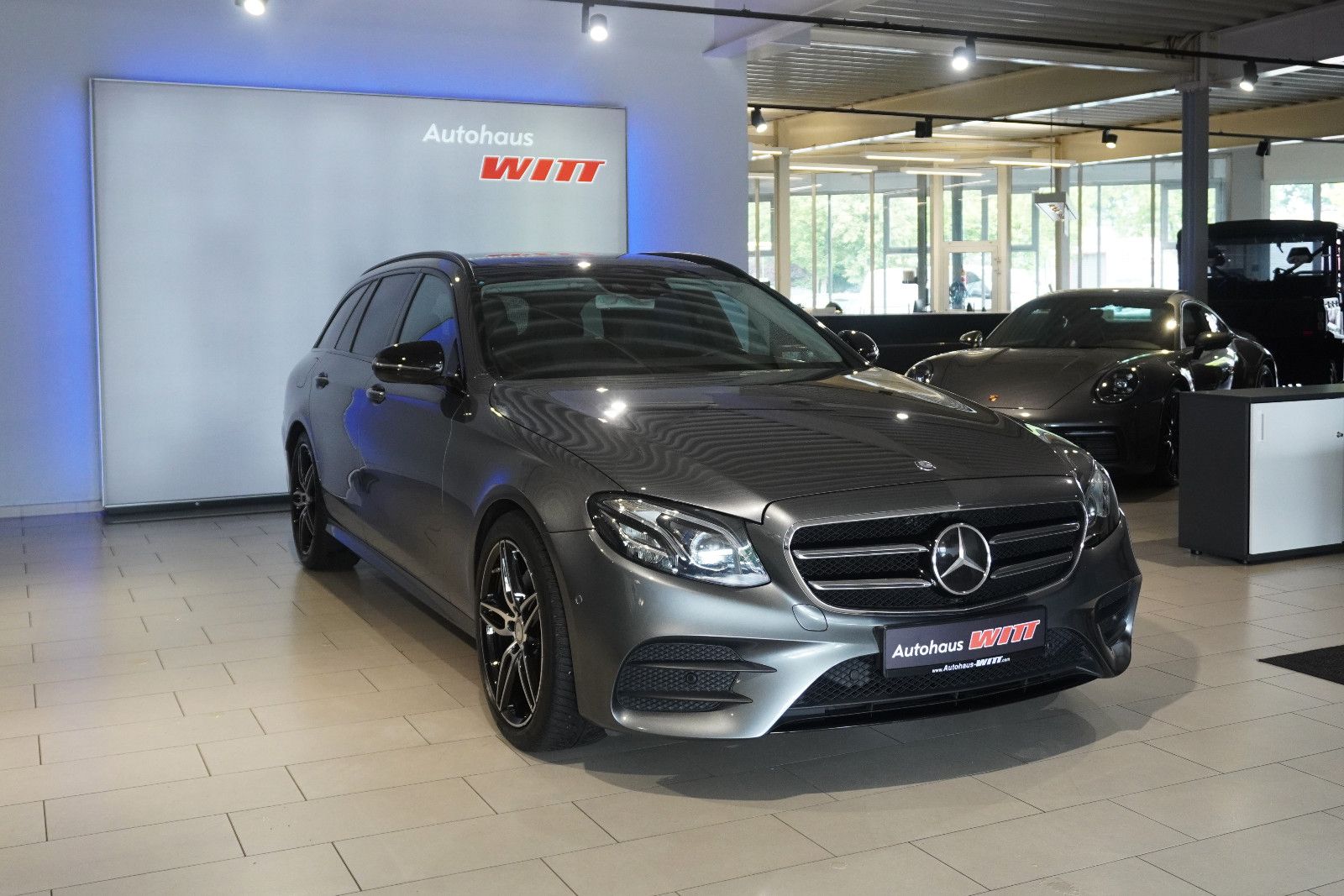 MERCEDES-BENZ E 220d T-Modell |AMG-Line|Burmester|Pano|Widescr
