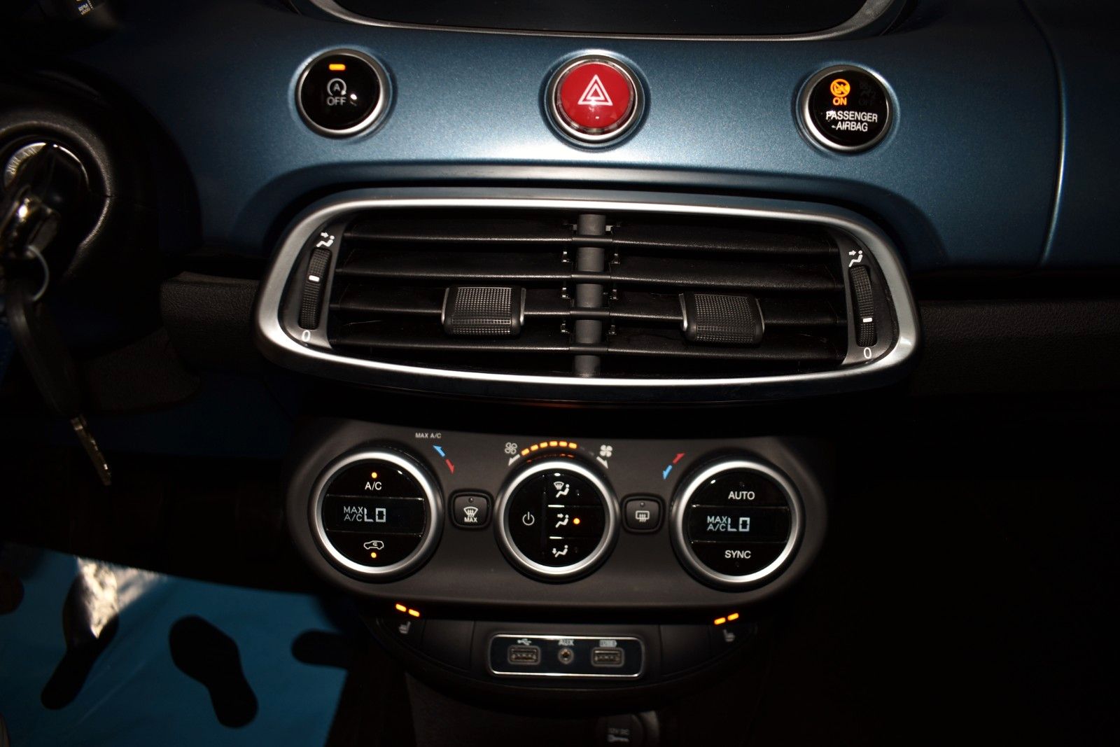 Fahrzeugabbildung Fiat 500X Mirror Navi,Bi-Xenon,SH,PDC,AHK