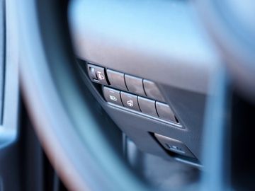 Bild 9 Toyota Yaris Hybrid Style,PDC v+h,Kamera, LED