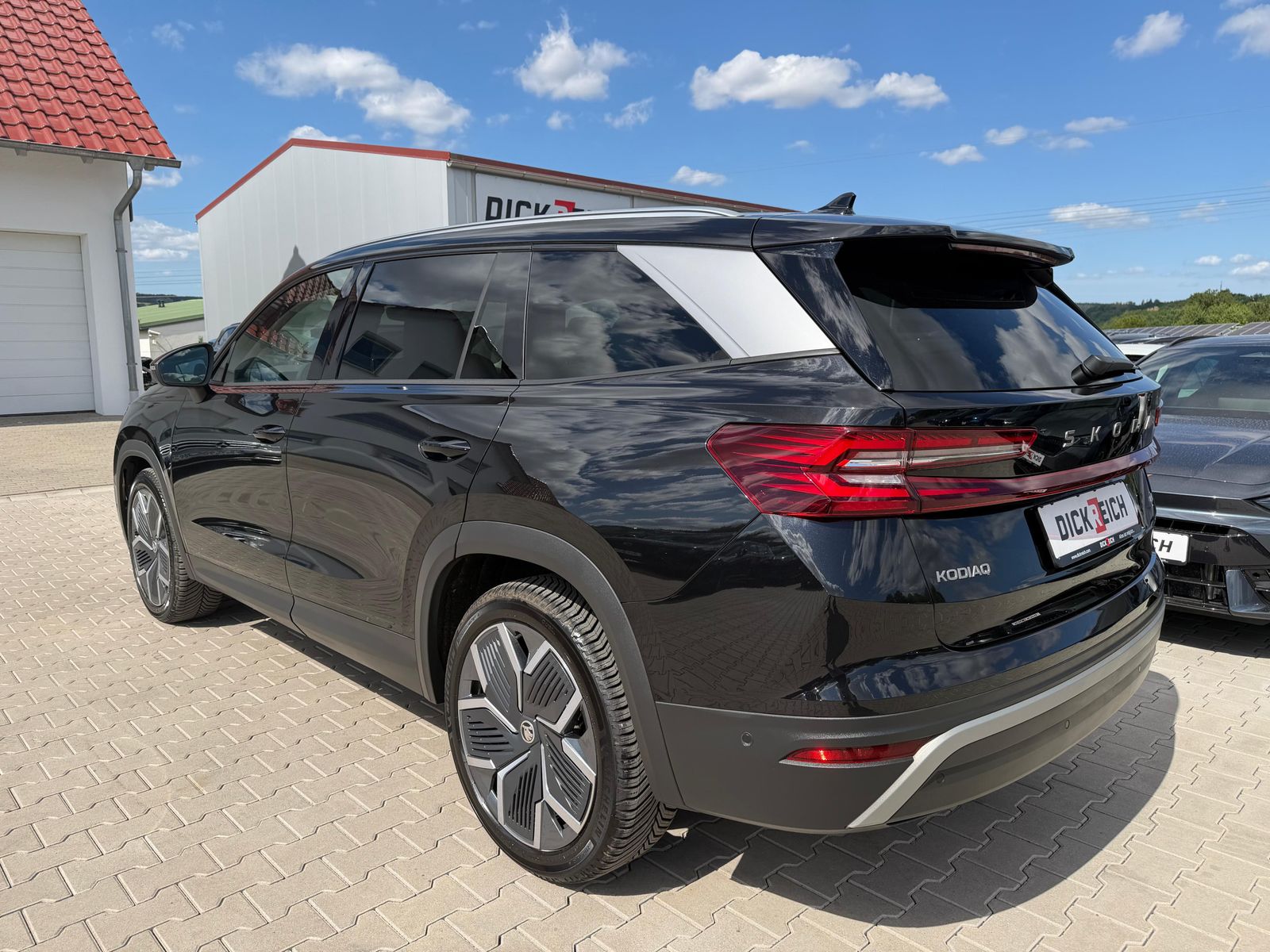 Illustration du véhicule SKODA Kodiaq 2.0 TDI 4x4 Selec PANO*AHK*MATRIX*StandH.