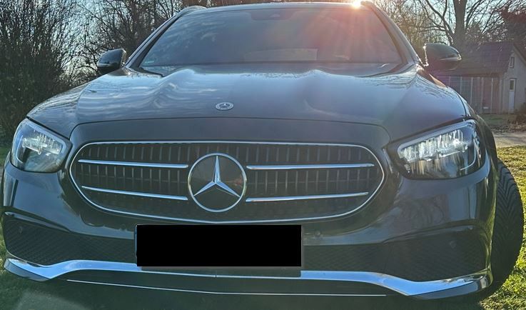 Image of Mercedes-Benz E 220