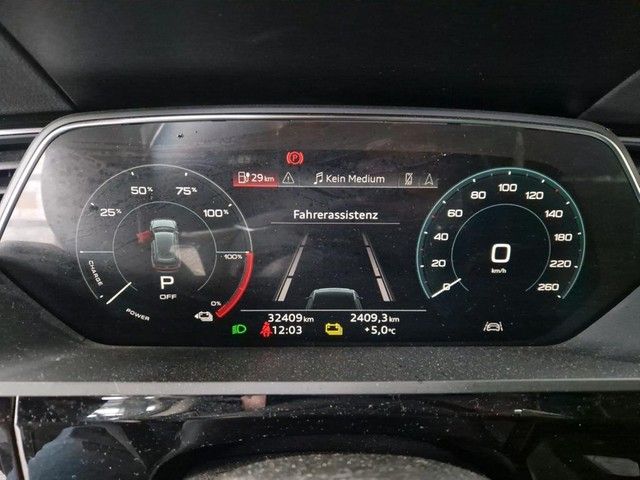 Fahrzeugabbildung Audi e-tron 50 quattro PANO HeadUp Navi VollLeder