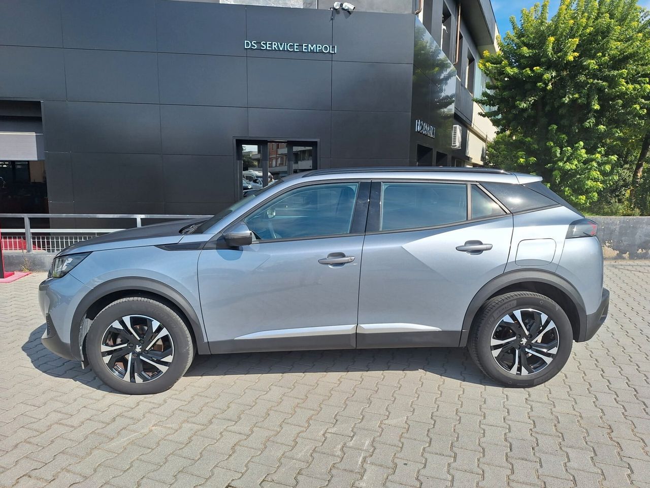 Peugeot 2008 Allestimento Allure Pack 102CV X NE imagem 3