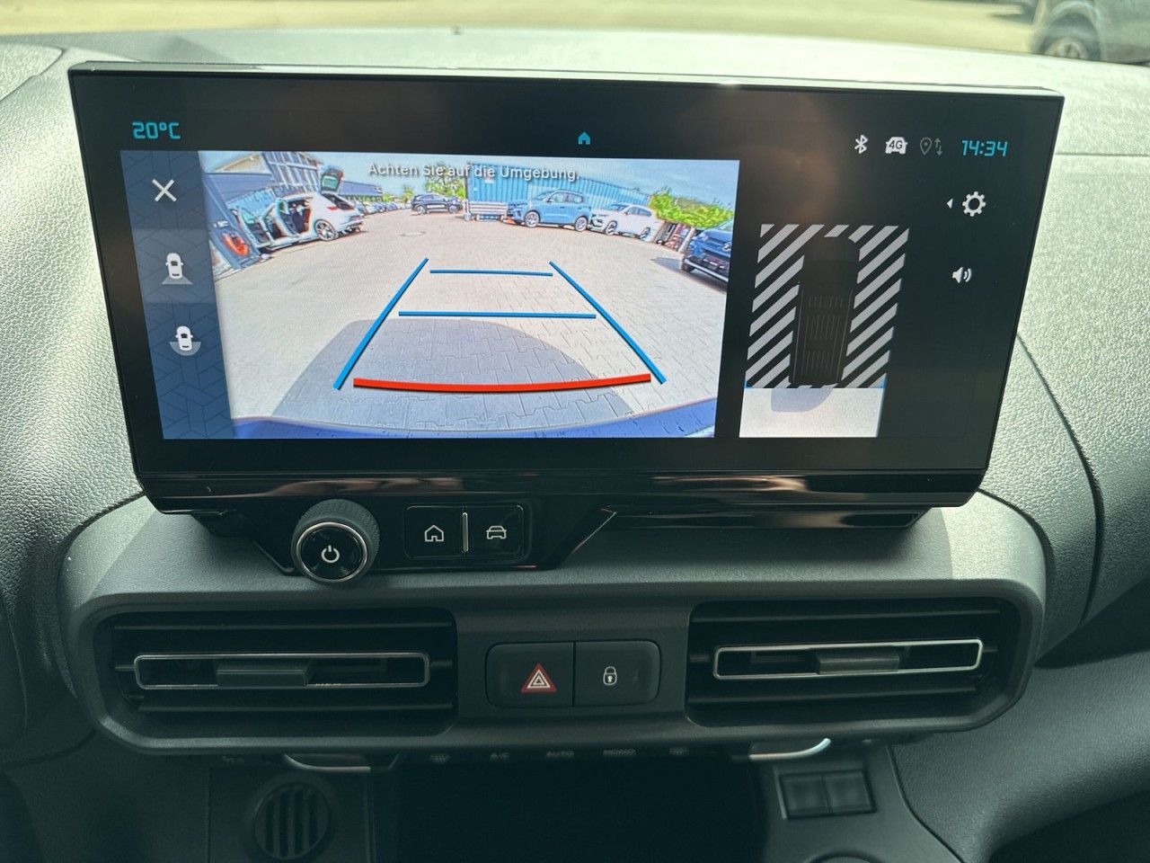 Fahrzeugabbildung Citroën Berlingo MPV Plus XL - mit KI generiert/bearbeitet