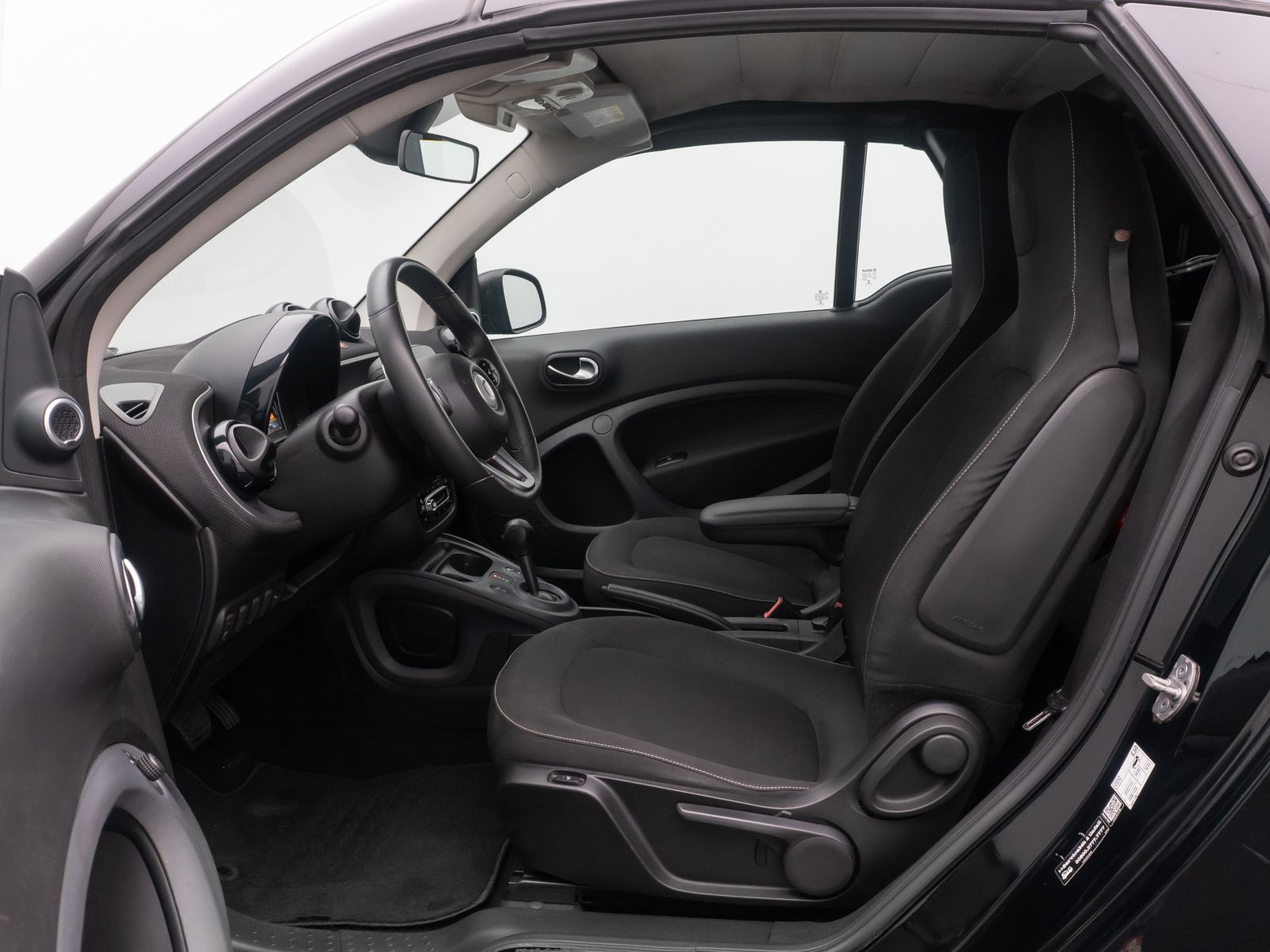 Fahrzeugabbildung Smart ForTwo Cabrio Tempomat Navi JBL Sitzhzng KlimaAT