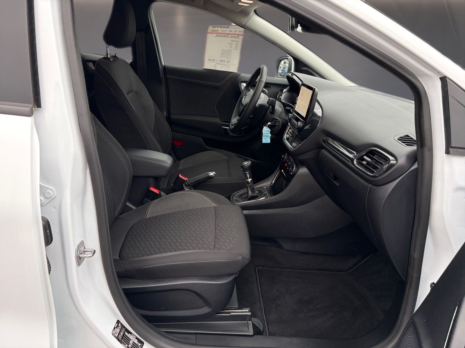 Fahrzeugabbildung Ford Puma Titanium Design, Navi, Winterpaket