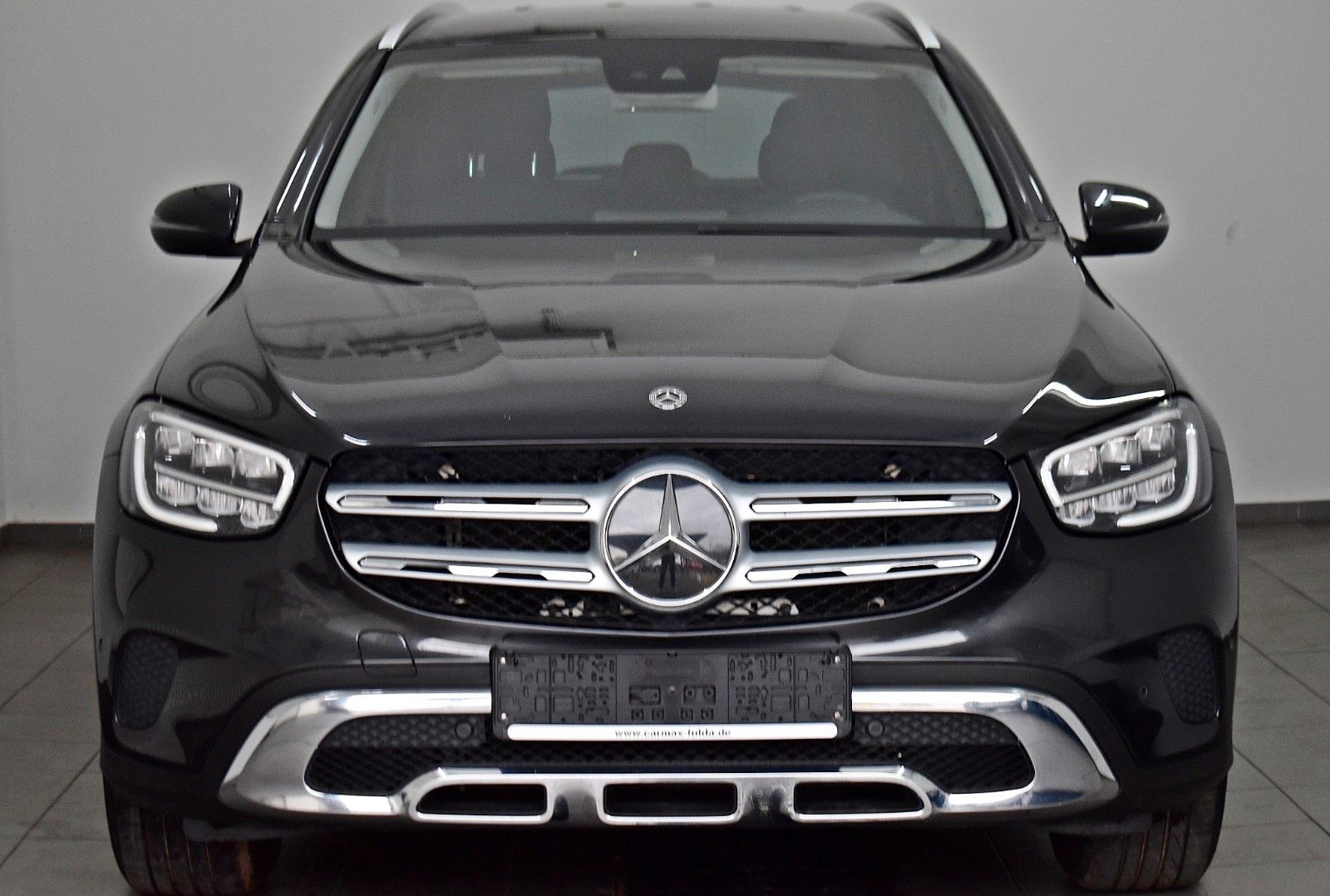 Fahrzeugabbildung Mercedes-Benz GLC 220d 4M Navi,LED,Kamera,Park-Paket,SR+WR