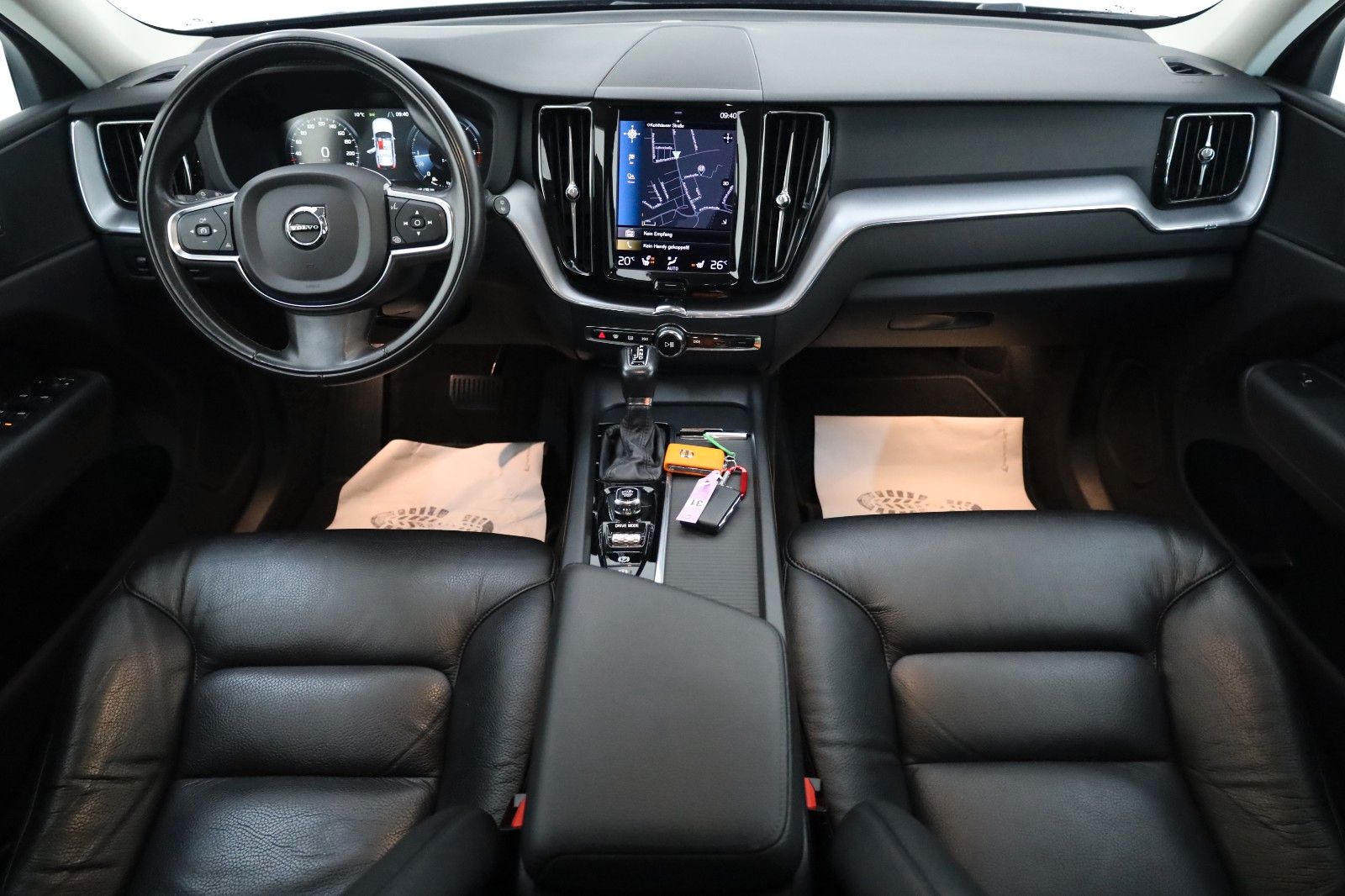 Fahrzeugabbildung Volvo XC60 D4 MomentumPro,Leder,Navi,LED,Kamera,SH,PDC