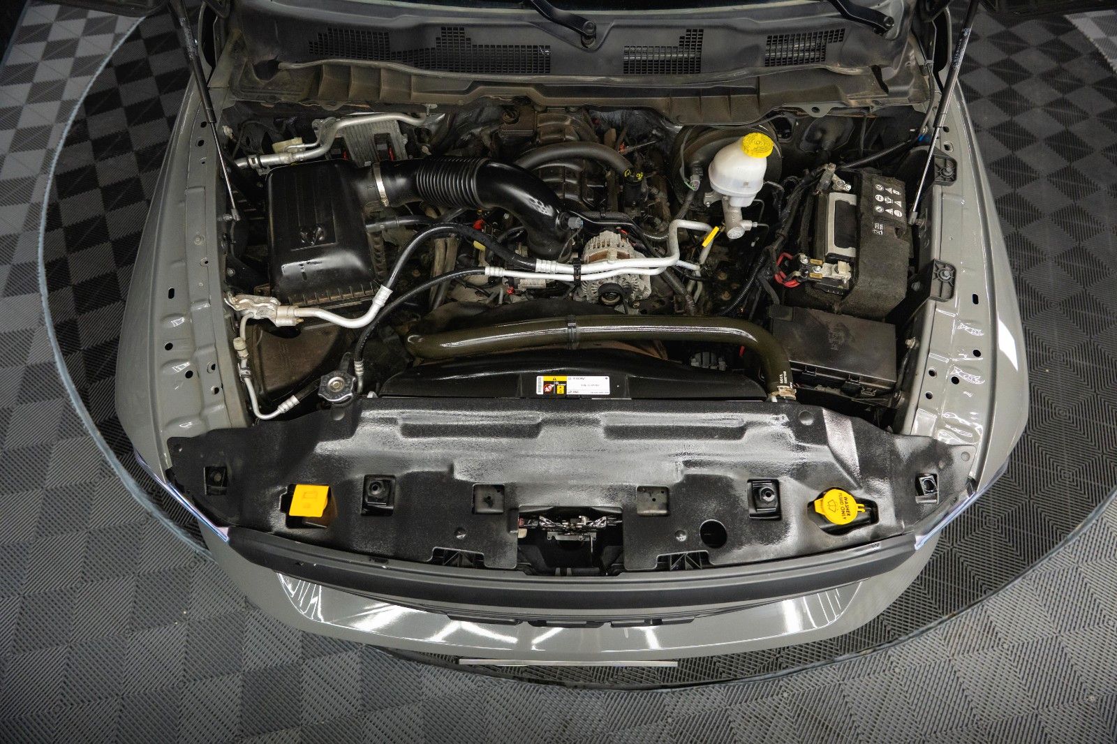 Fahrzeugabbildung Dodge RAM 5.7 V8 HEMI 4x4 OFFROAD Night-Paket *LED*AHK