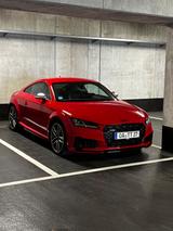 Audi TTS TFSI S tronic quattro Coupe  - rote Audi TTS