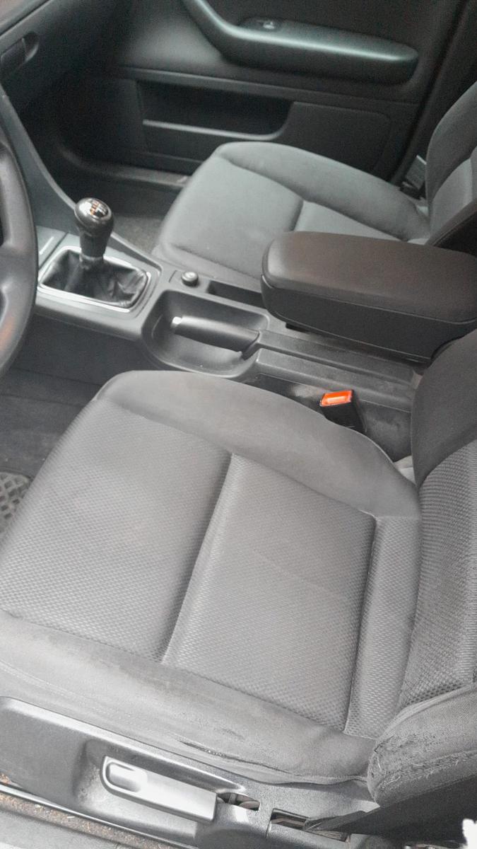 Audi A4 2004 — photo 8