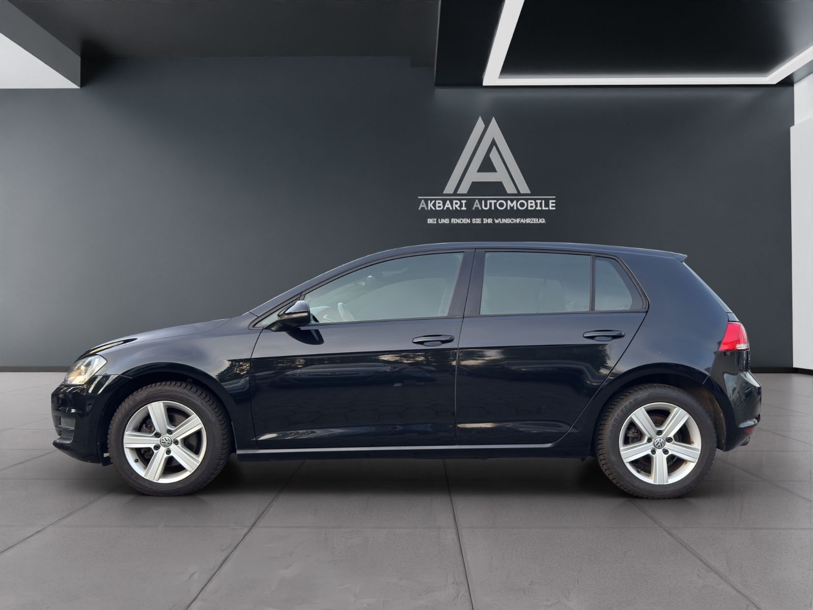 Fahrzeugabbildung Volkswagen Golf VII Lim. R*Line*2.Hand*TÜV*Neu*122PS*