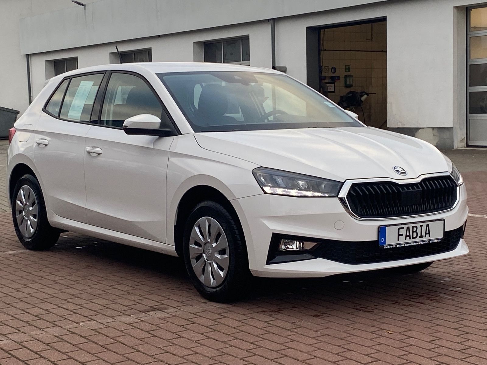 Fahrzeugabbildung SKODA Fabia 1.0l MPI Essence *SOFORT*KLIMA*PDC hinten*