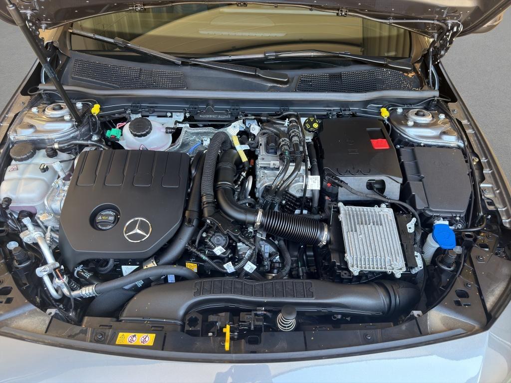 Mercedes-Benz A 250 e Kompaktlimousine mit EQ Hybrid Technolog