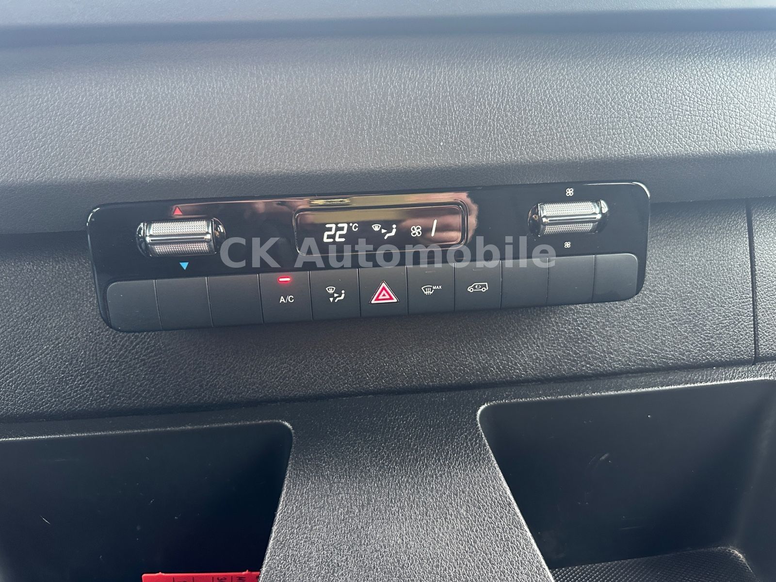 Fahrzeugabbildung Mercedes-Benz Sprinter III Mixto 319CDI V6 RWD /Autom./5 Sitze