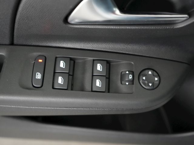 Corsa F FACELIFT+LED LICHT+RÜCKFAHRKAMERA+SITZ-/