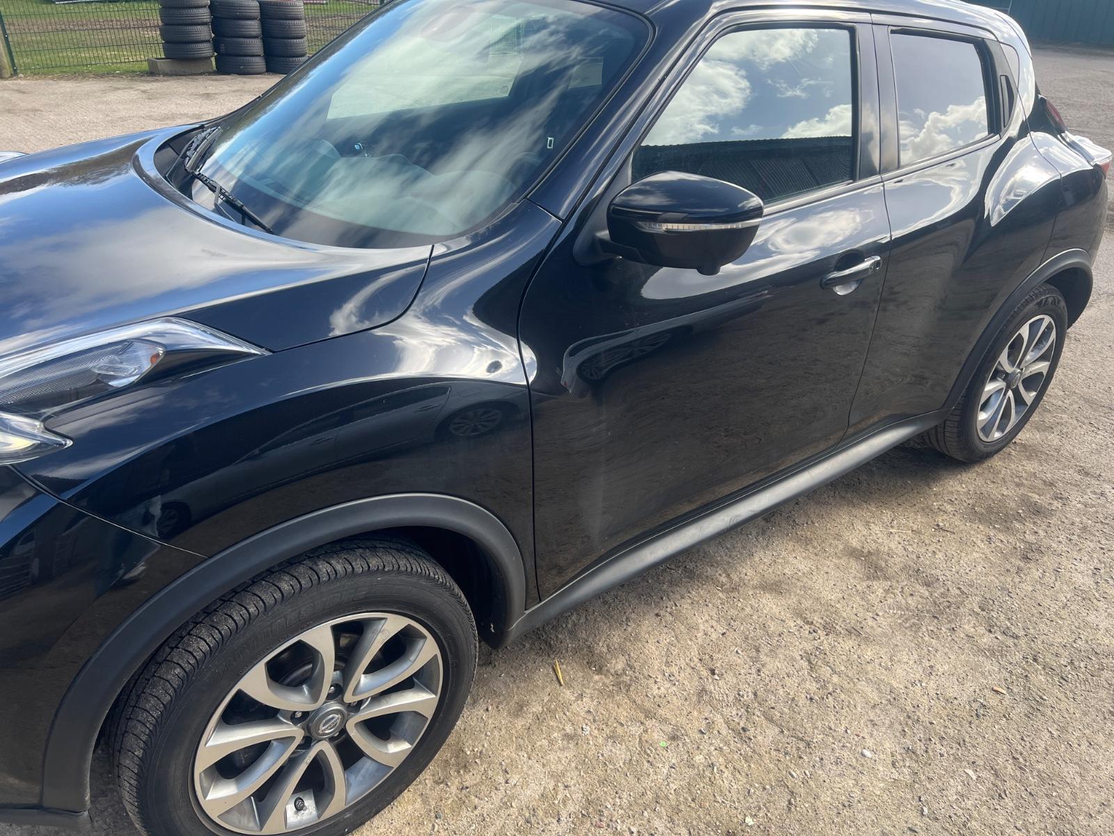 Nissan Juke Tekna4x4*Panorama*Navi*Rückfahrkamera*Leder