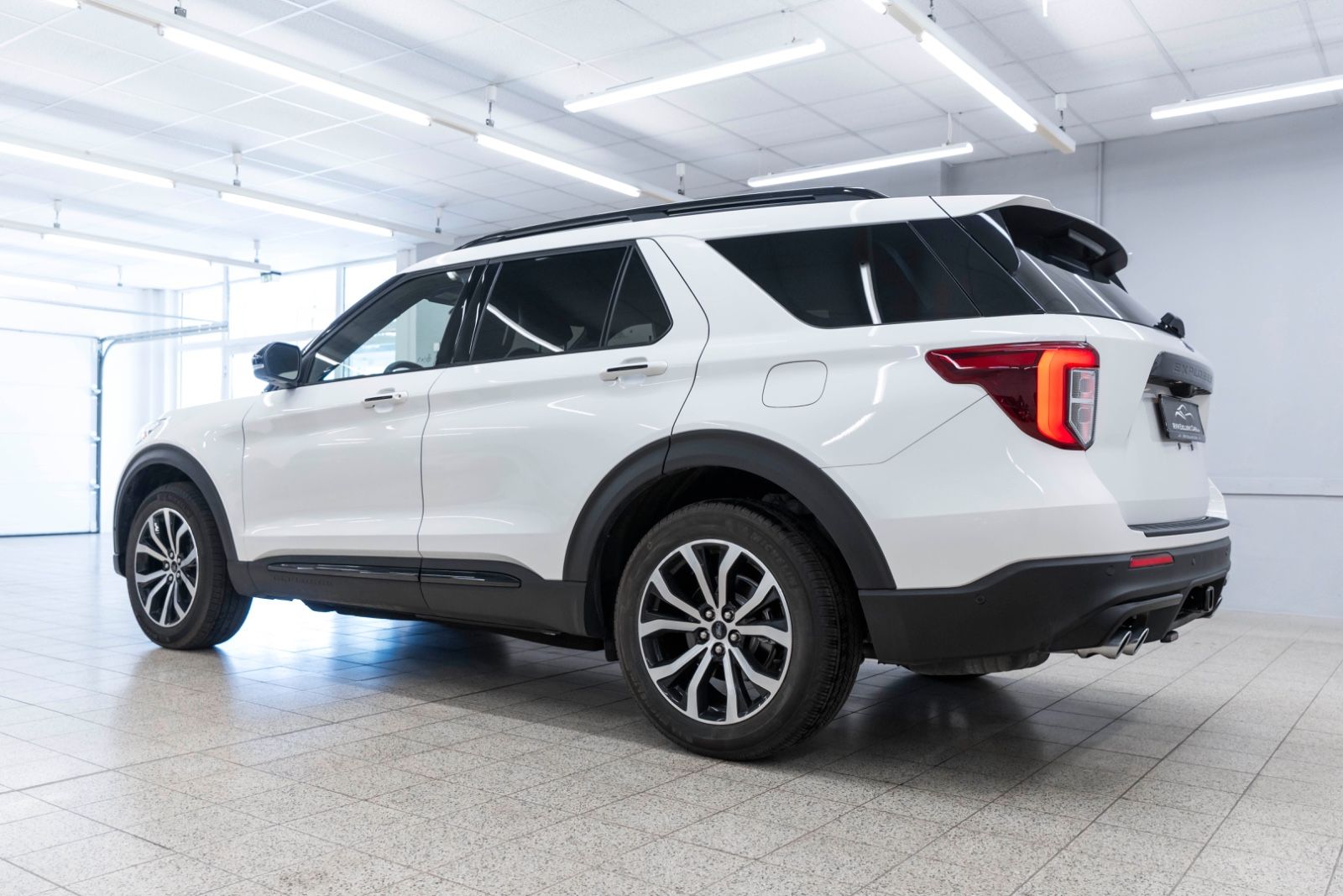 Fahrzeugabbildung Ford Explorer ST 3.0L AWD ACC LED 360° B&O PANO AHK